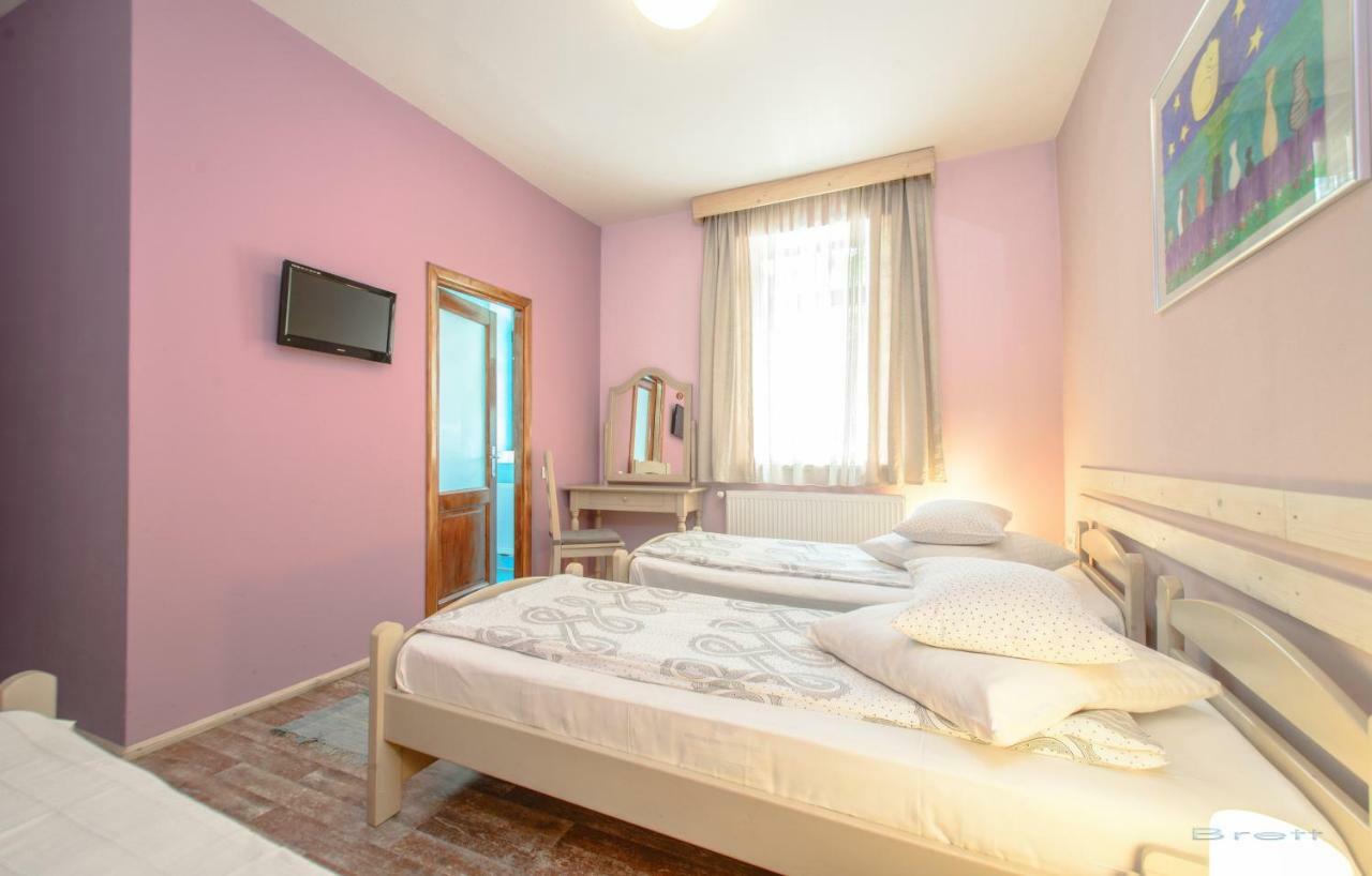 Mango Rooms Braşov Extérieur photo