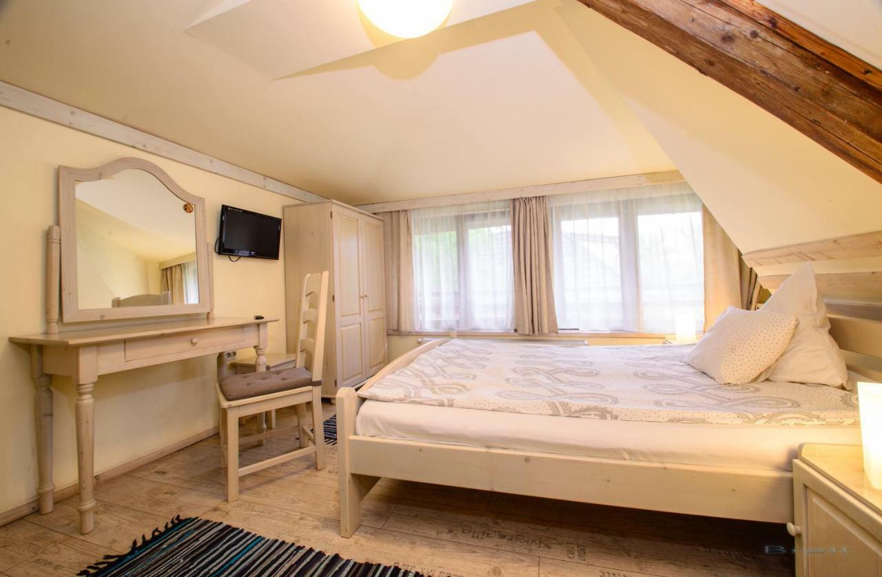 Mango Rooms Braşov Extérieur photo