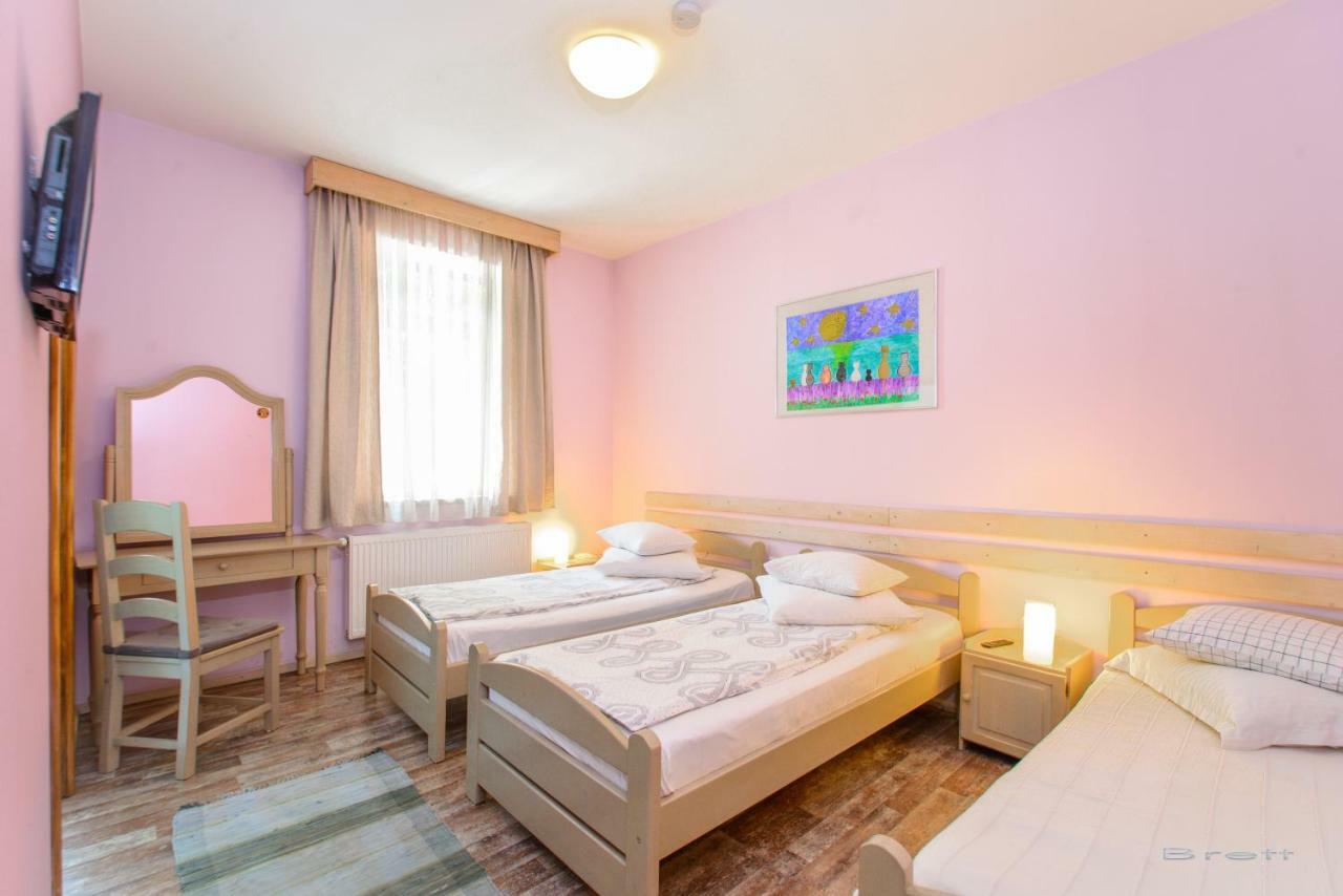 Mango Rooms Braşov Extérieur photo